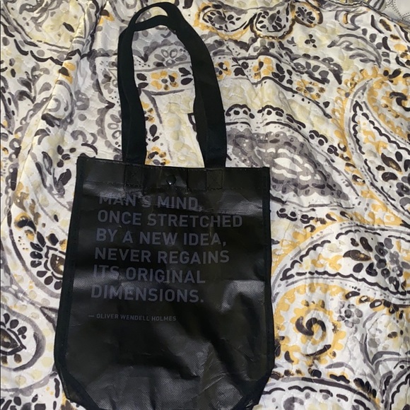 Lulu Lemon Bag - Picture 1 of 5